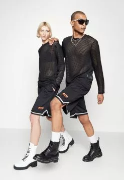 YOURTURN Unisex - Shorts - Black 9 YOURTURN Unisex - Shorts - Black -Yourturn Shop 04f9499430da4238b7b285350c386cb2 scaled