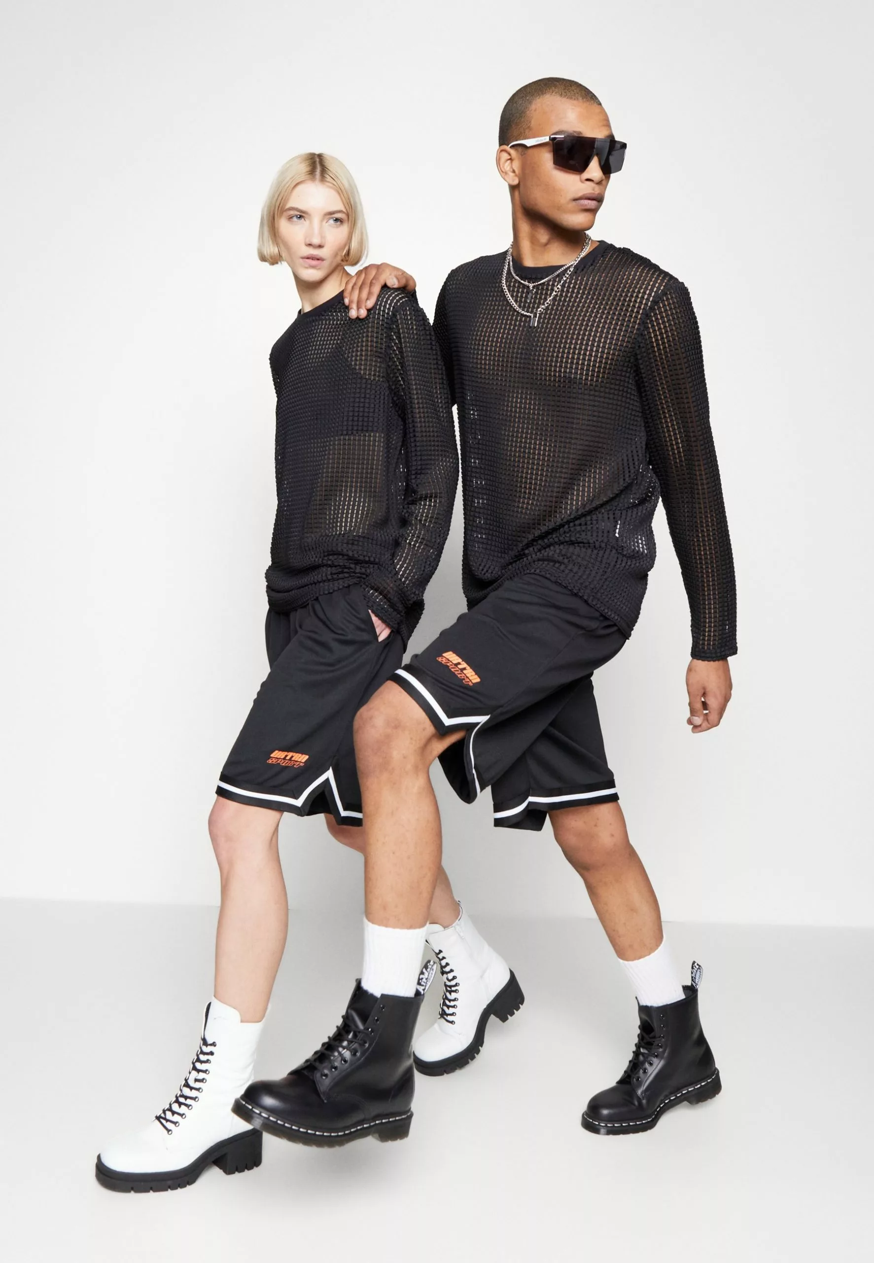 YOURTURN Unisex - Shorts - Black 4 YOURTURN Unisex - Shorts - Black - Image 4