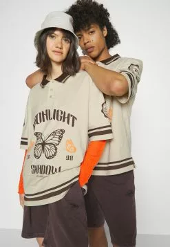 YOURTURN Unisex - Polo Shirt - Off-White -Yourturn Shop 06f3f7fe8b914fa68eebd970da04ed85 scaled