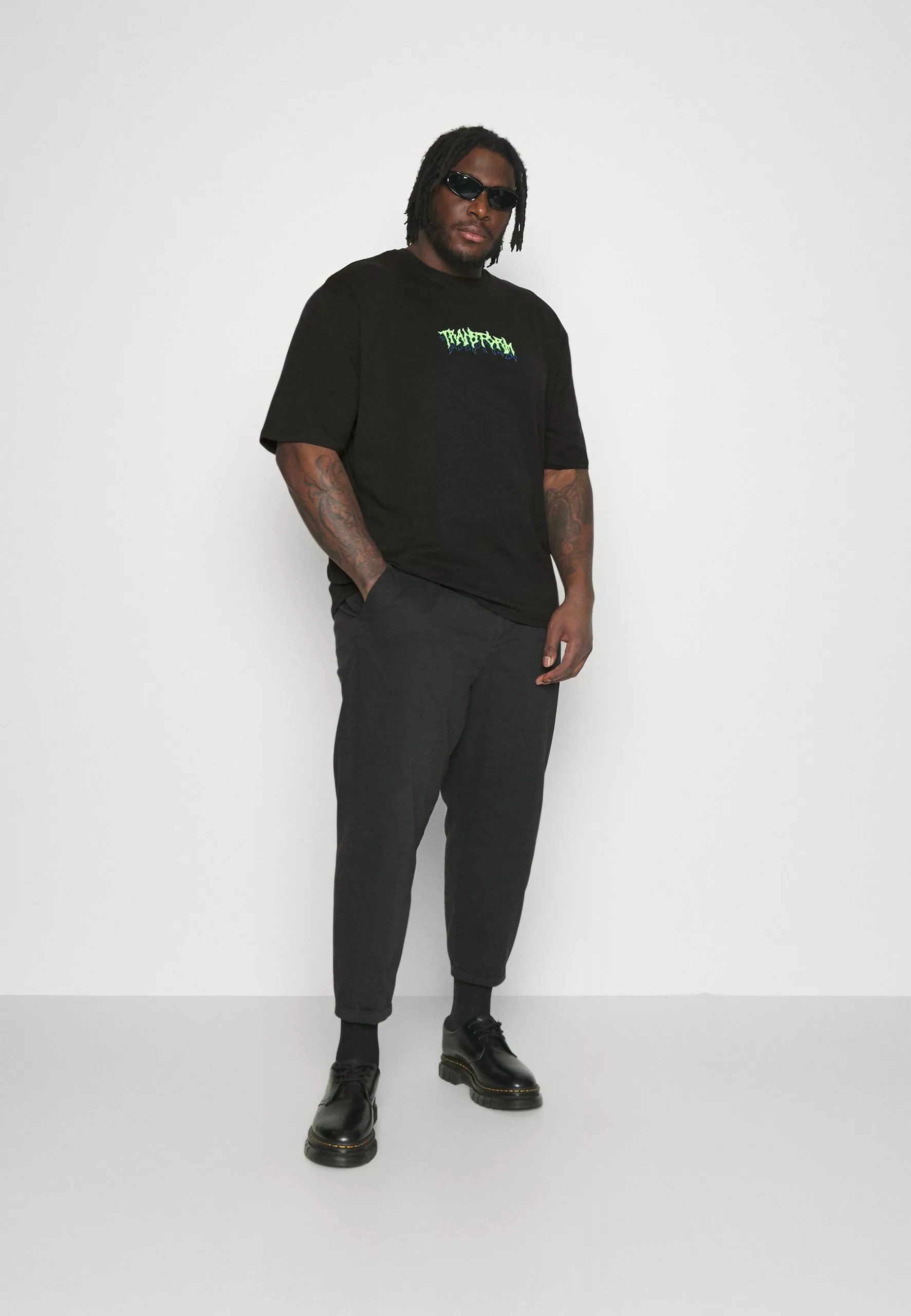 YOURTURN Unisex - Print T-Shirt - Black 2 YOURTURN Unisex - Print T-Shirt - Black - Image 2