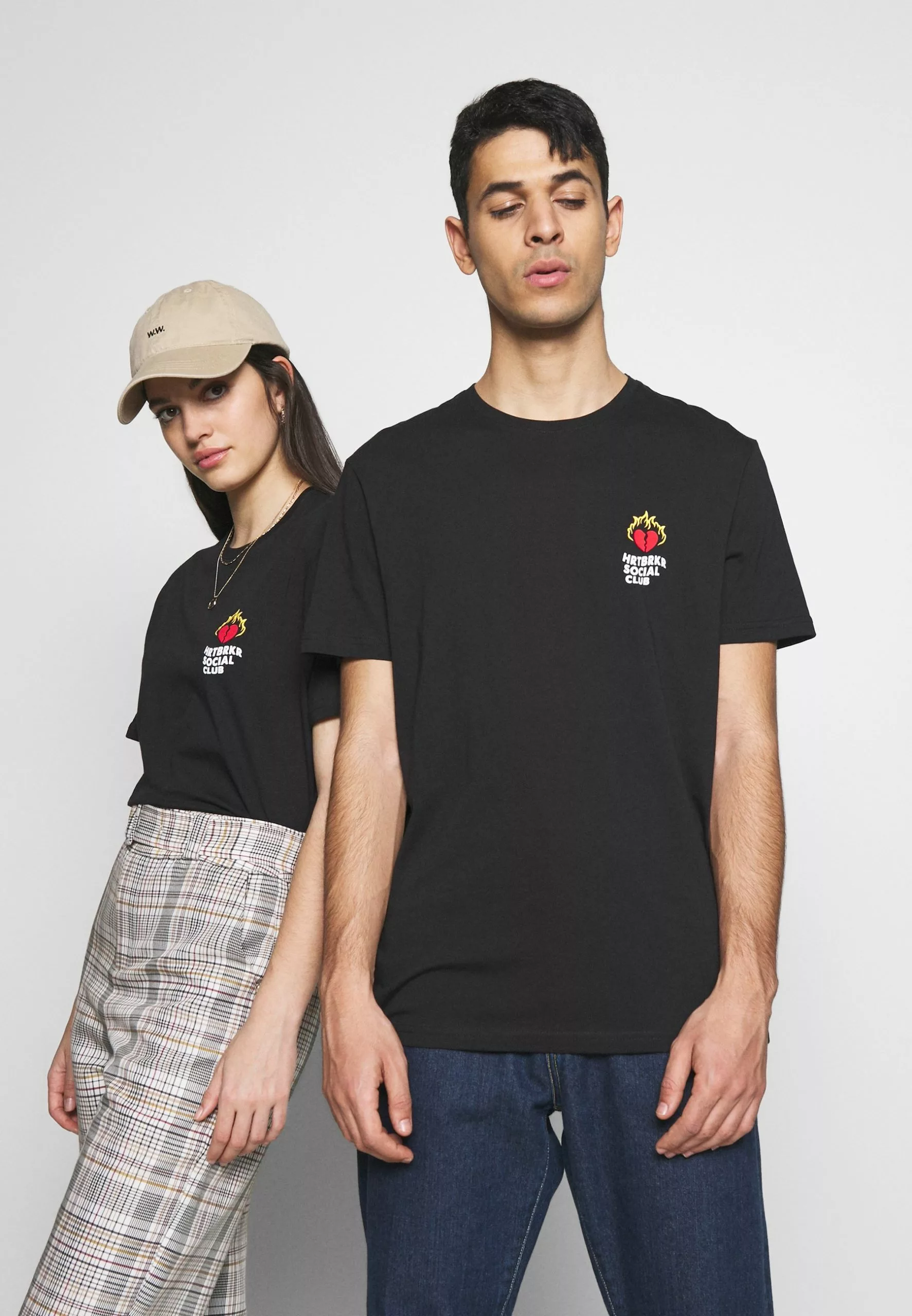 YOURTURN Unisex - Print T-Shirt - Black 3 YOURTURN Unisex - Print T-Shirt - Black - Image 3