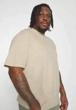 YOURTURN Unisex - Basic T-Shirt -Light Green/ Off-White 12 YOURTURN Unisex - Basic T-Shirt -Light Green/ Off-White -Yourturn Shop 100f003a2e1d43cf9c75eab3d1bdbd33 scaled