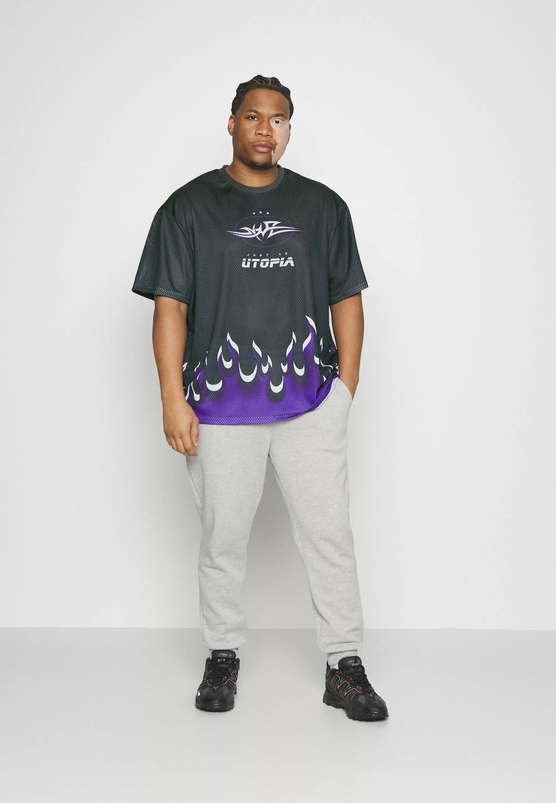 YOURTURN Unisex - Print T-Shirt - Black 2 YOURTURN Unisex - Print T-Shirt - Black - Image 2