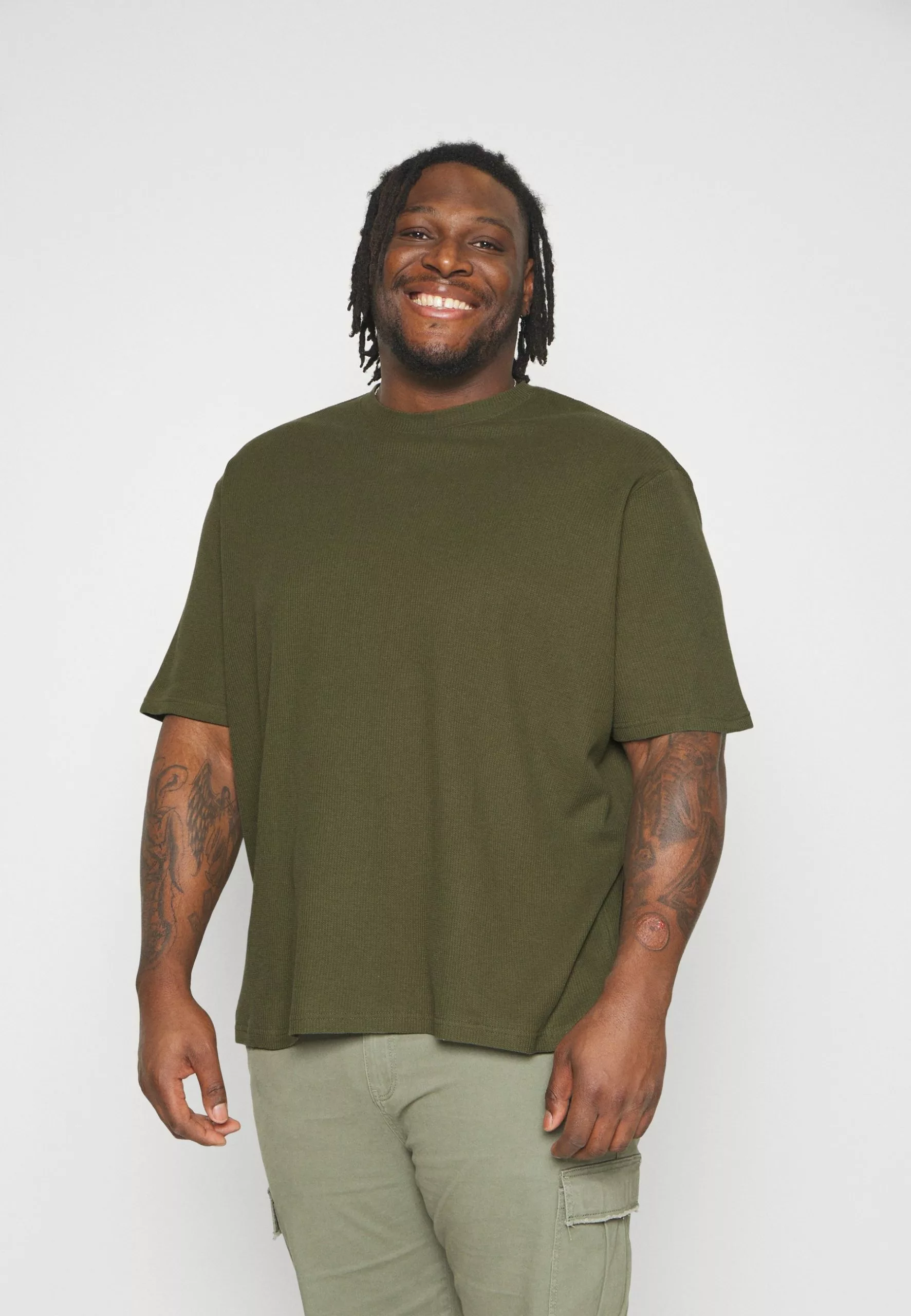 YOURTURN Unisex - Basic T-Shirt -Light Green/ Off-White 2 YOURTURN Unisex - Basic T-Shirt -Light Green/ Off-White - Image 2