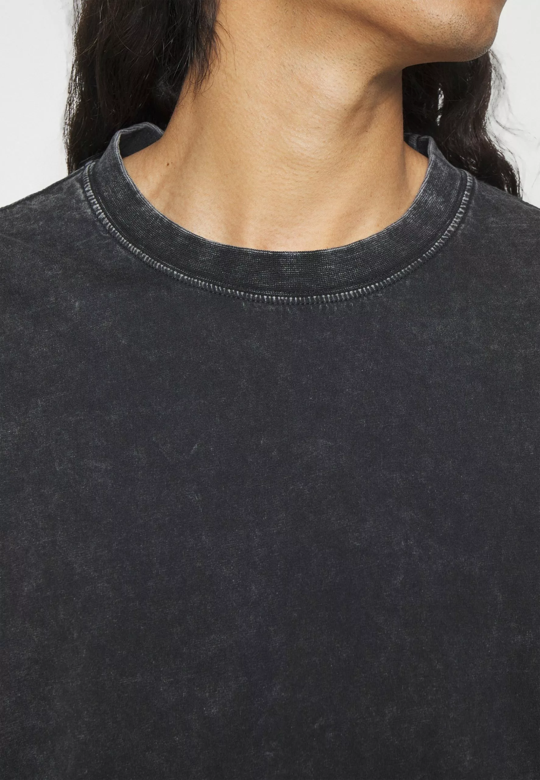 YOURTURN Unisex - Print T-Shirt - Mottled Black 6 YOURTURN Unisex - Print T-Shirt - Mottled Black - Image 6