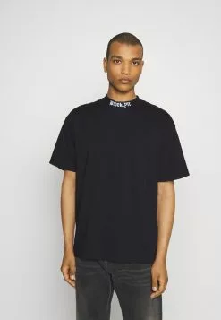 YOURTURN Unisex - Print T-Shirt - Black 8 YOURTURN Unisex - Print T-Shirt - Black -Yourturn Shop 1b970dd64f7f4a249b56bd613b00c5b9 scaled