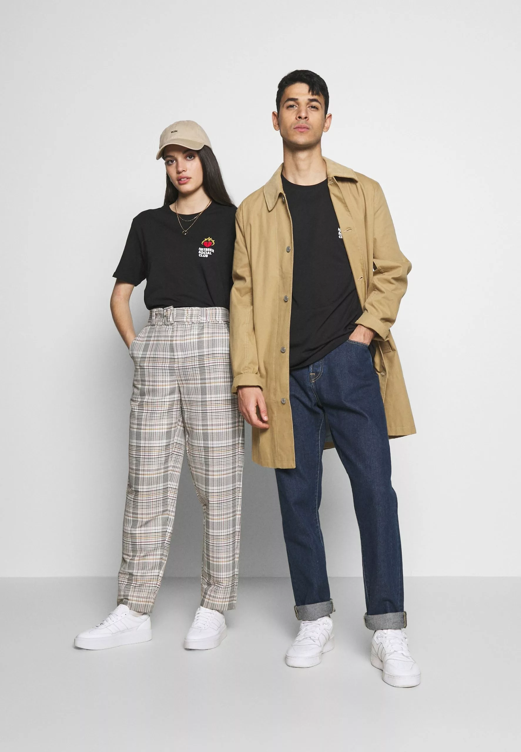 YOURTURN Unisex - Print T-Shirt - Black 2 YOURTURN Unisex - Print T-Shirt - Black - Image 2