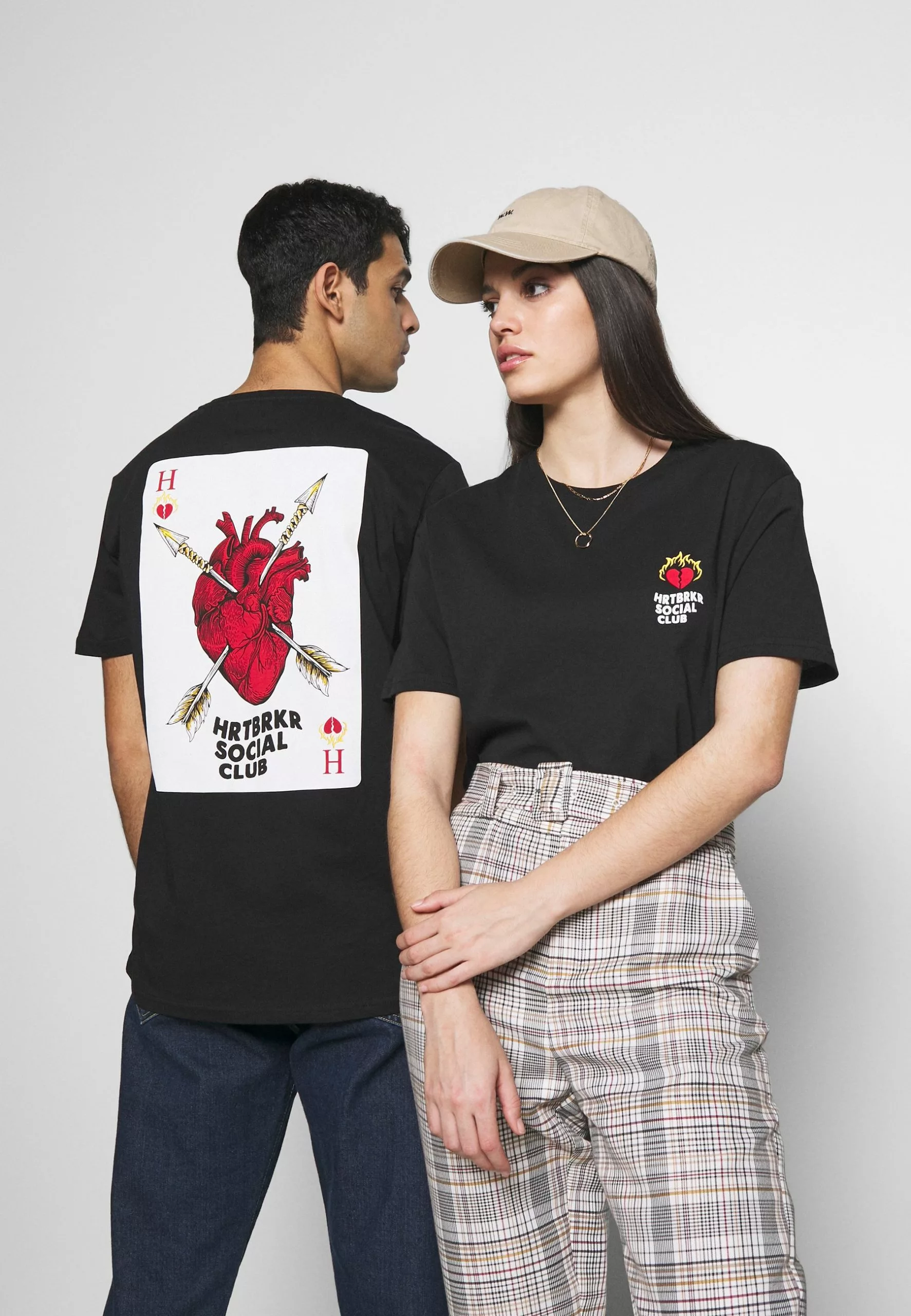 YOURTURN Unisex - Print T-Shirt - Black 1 YOURTURN Unisex - Print T-Shirt - Black