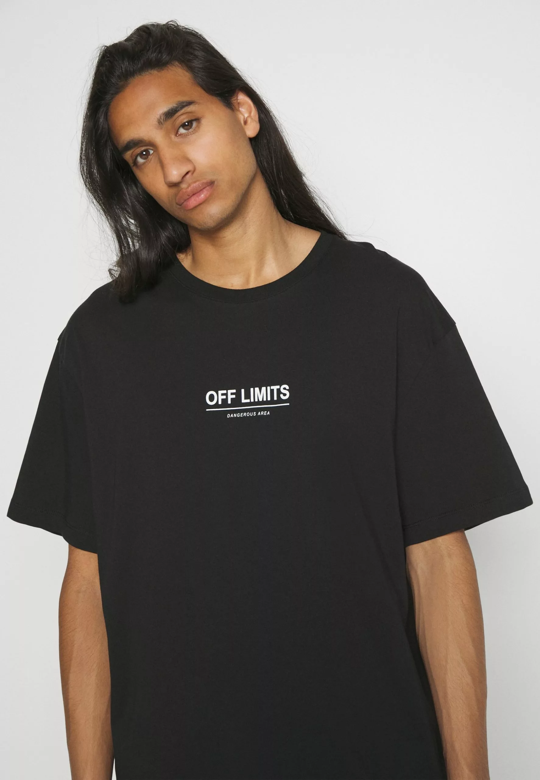 YOURTURN Unisex - Print T-Shirt - Black 4 YOURTURN Unisex - Print T-Shirt - Black - Image 4