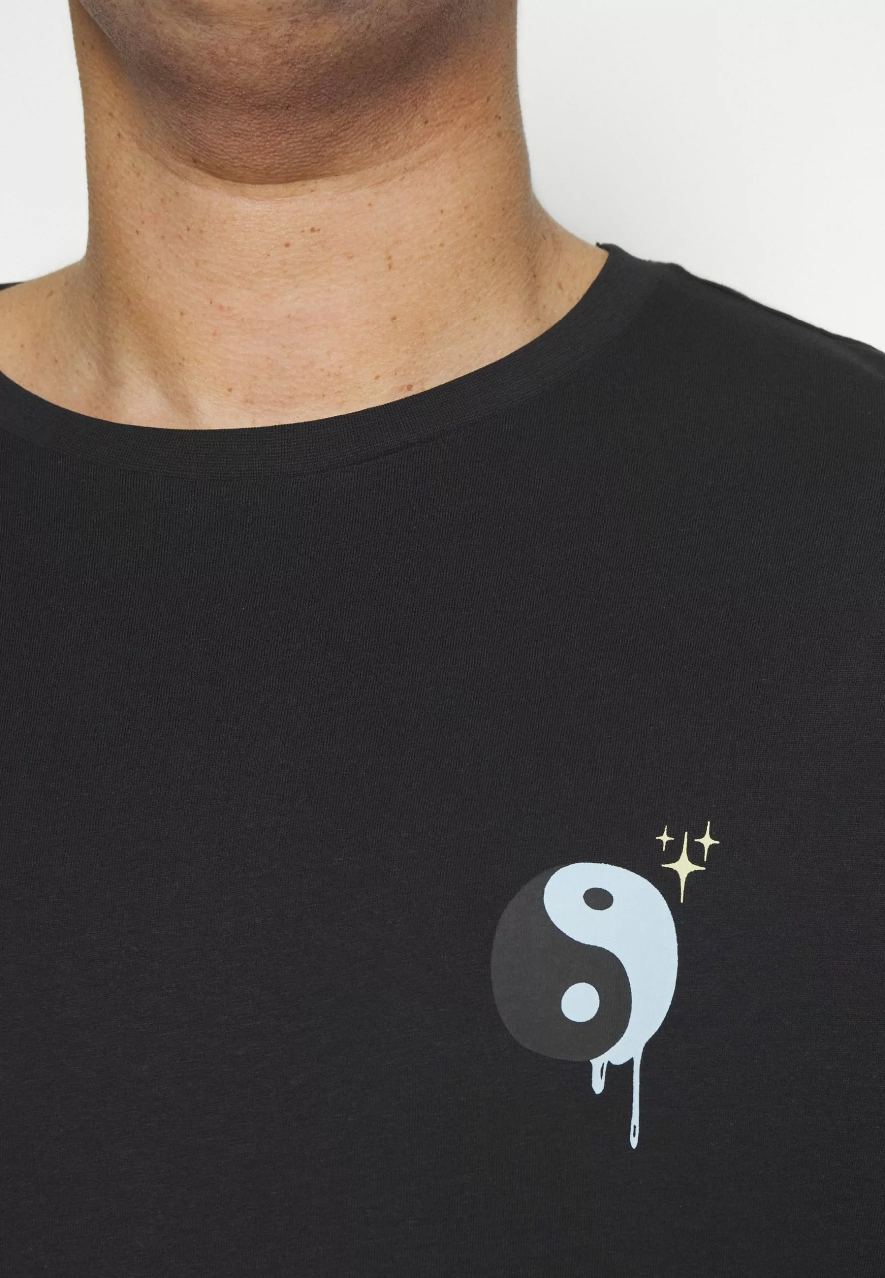 YOURTURN Unisex - Print T-Shirt - Black 6 YOURTURN Unisex - Print T-Shirt - Black - Image 6