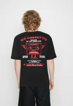 YOURTURN Unisex - Print T-Shirt - Black -Yourturn Shop 2d0bae3c14fd42368eb7af81192ed88e scaled