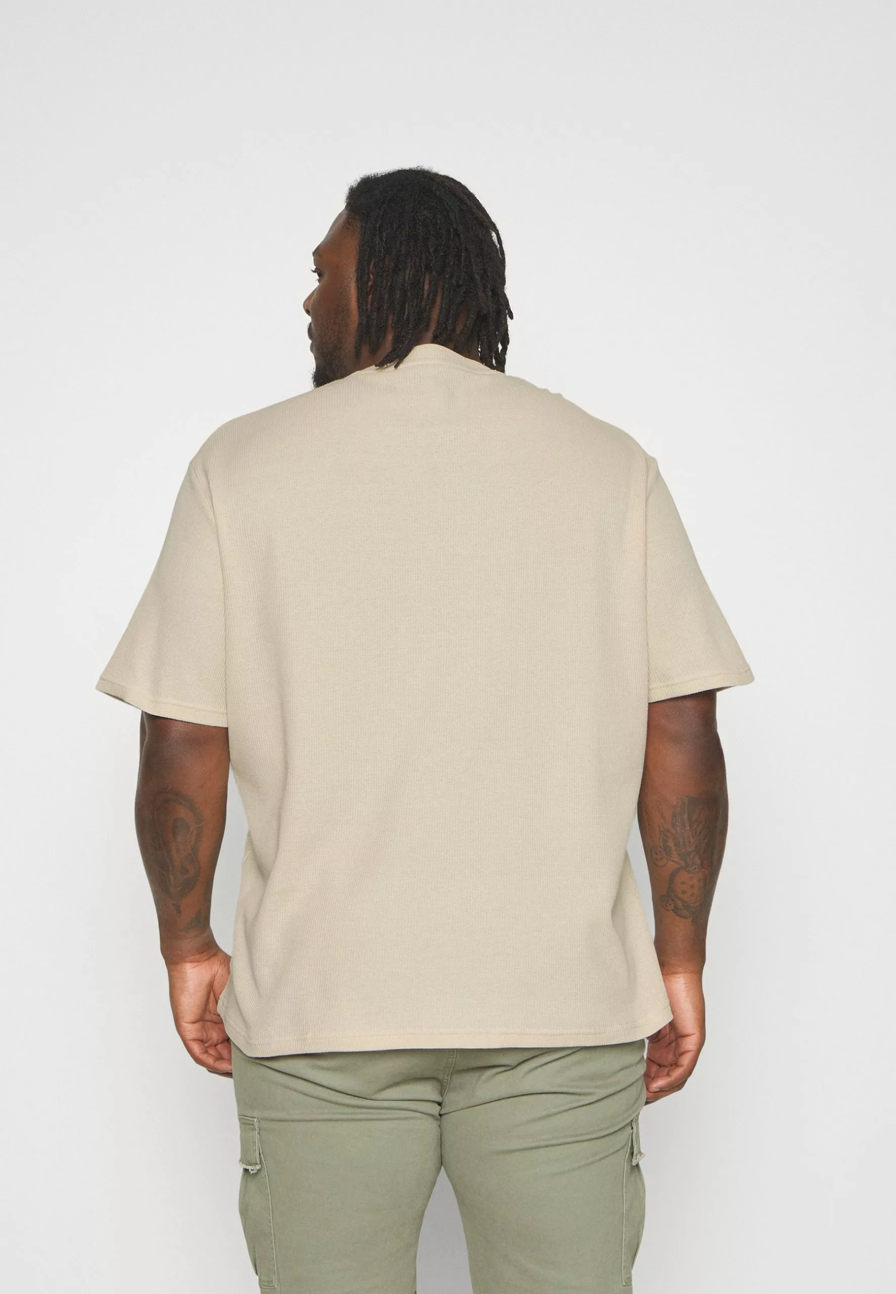 YOURTURN Unisex - Basic T-Shirt -Light Green/ Off-White 3 YOURTURN Unisex - Basic T-Shirt -Light Green/ Off-White - Image 3