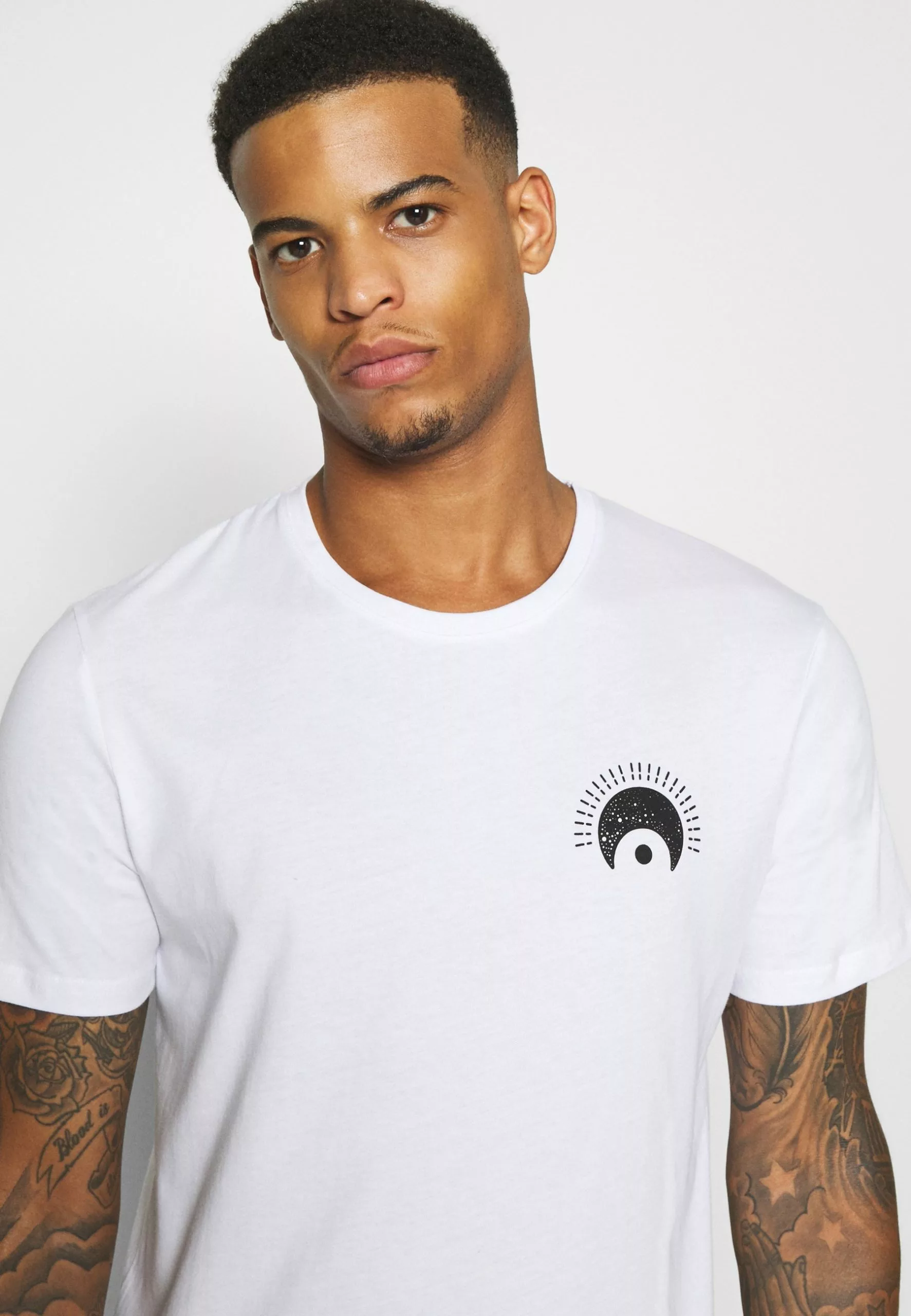 YOURTURN Eye Moon Tee Unisex - Print T-Shirt - White 4 YOURTURN Eye Moon Tee Unisex - Print T-Shirt - White - Image 4