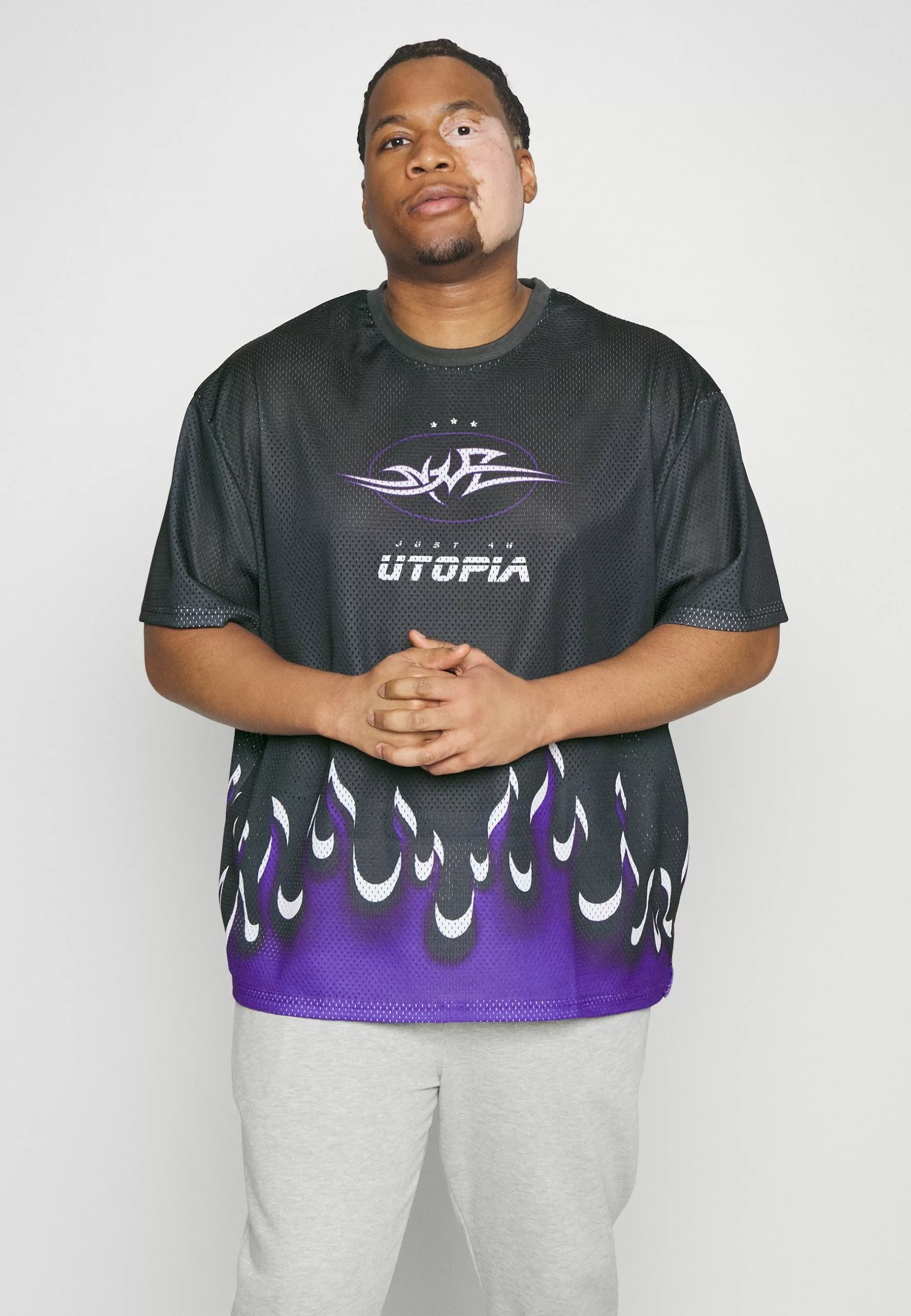 YOURTURN Unisex - Print T-Shirt - Black 4 YOURTURN Unisex - Print T-Shirt - Black - Image 4