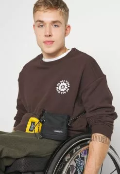 YOURTURN Unisex - Sweatshirt - Dark Brown -Yourturn Shop 40b90b90aee84207a95b19f9c8e9e27f scaled