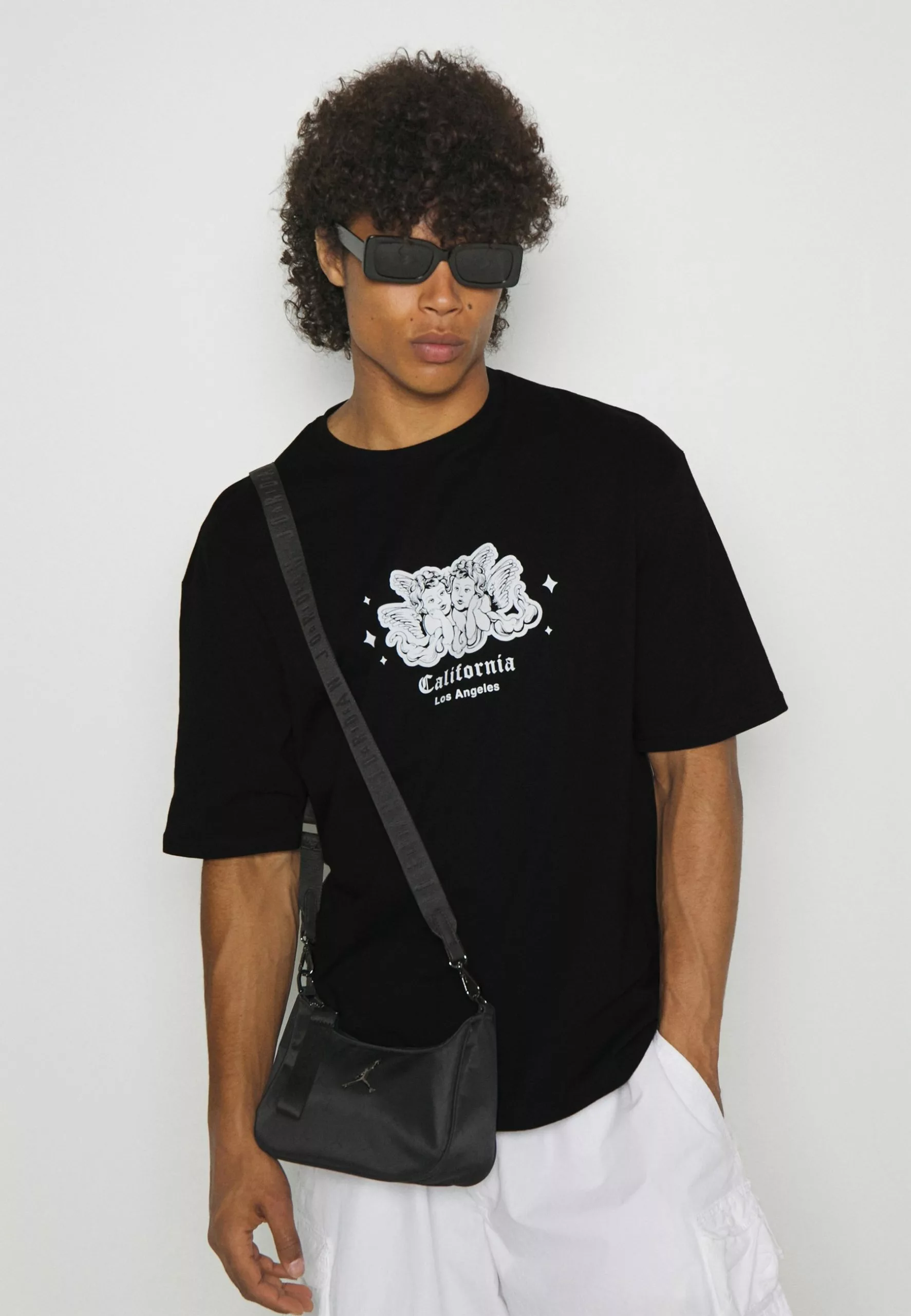 YOURTURN Unisex - Print T-Shirt - Black 4 YOURTURN Unisex - Print T-Shirt - Black - Image 4