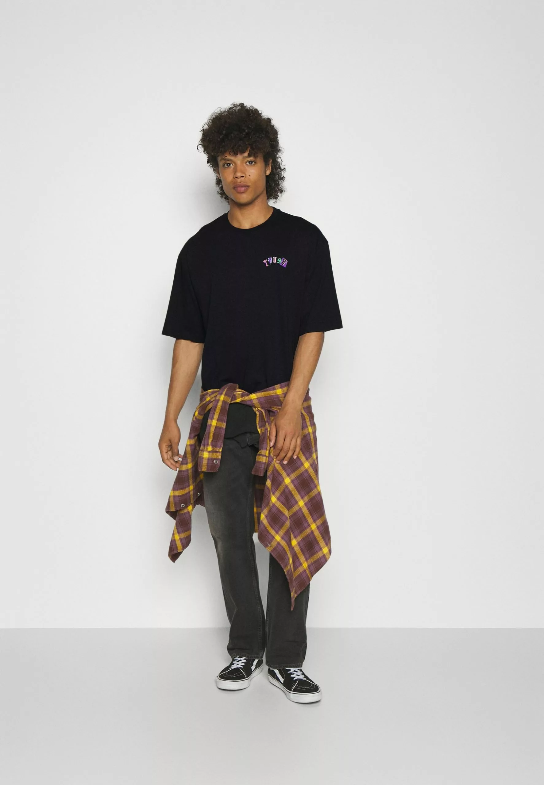 YOURTURN Unisex - Print T-Shirt - Black 2 YOURTURN Unisex - Print T-Shirt - Black - Image 2