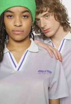 YOURTURN Unisex - Polo Shirt - White -Yourturn Shop 45626ffc6bd24c95be9df3330d154ea0 scaled