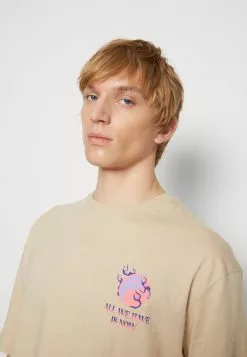 YOURTURN Graphic Tee Unisex - Print T-Shirt - Beige -Yourturn Shop 45cdd2ca318c4cceb4d65a0fe8415fd4 scaled