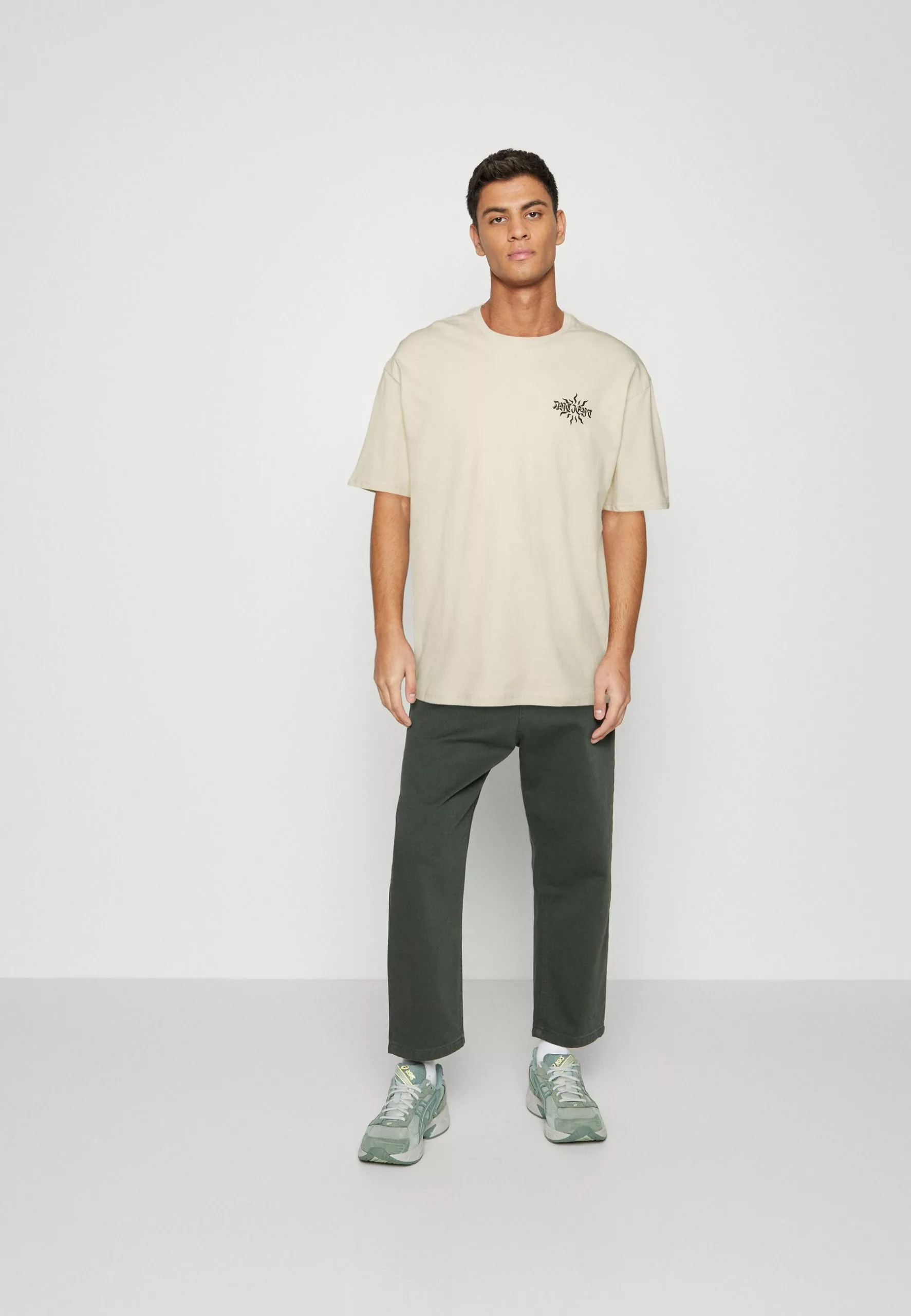 YOURTURN Unisex - Print T-Shirt - Off White 2 YOURTURN Unisex - Print T-Shirt - Off White - Image 2