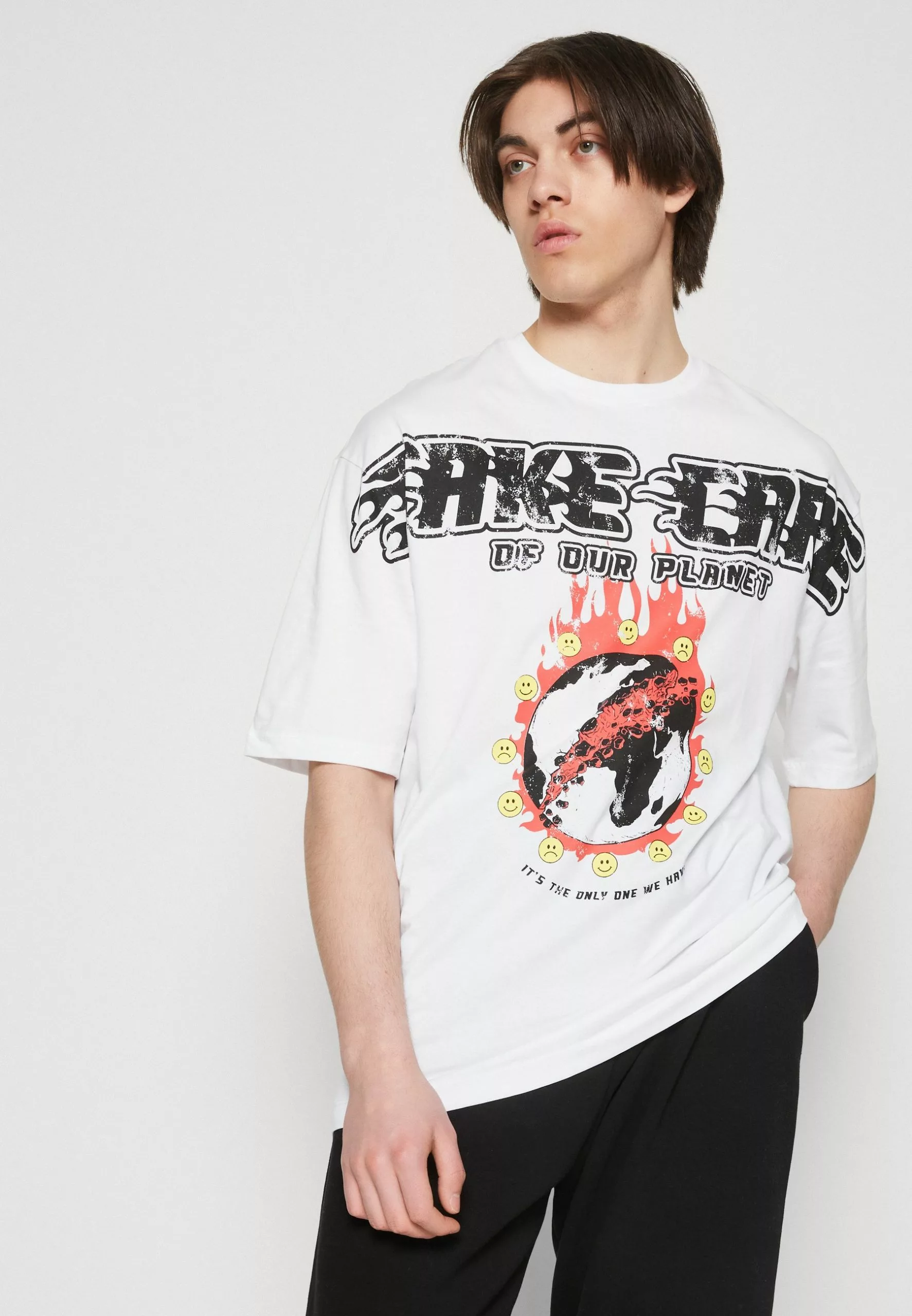 YOURTURN Unisex - Print T-Shirt - White 4 YOURTURN Unisex - Print T-Shirt - White - Image 4