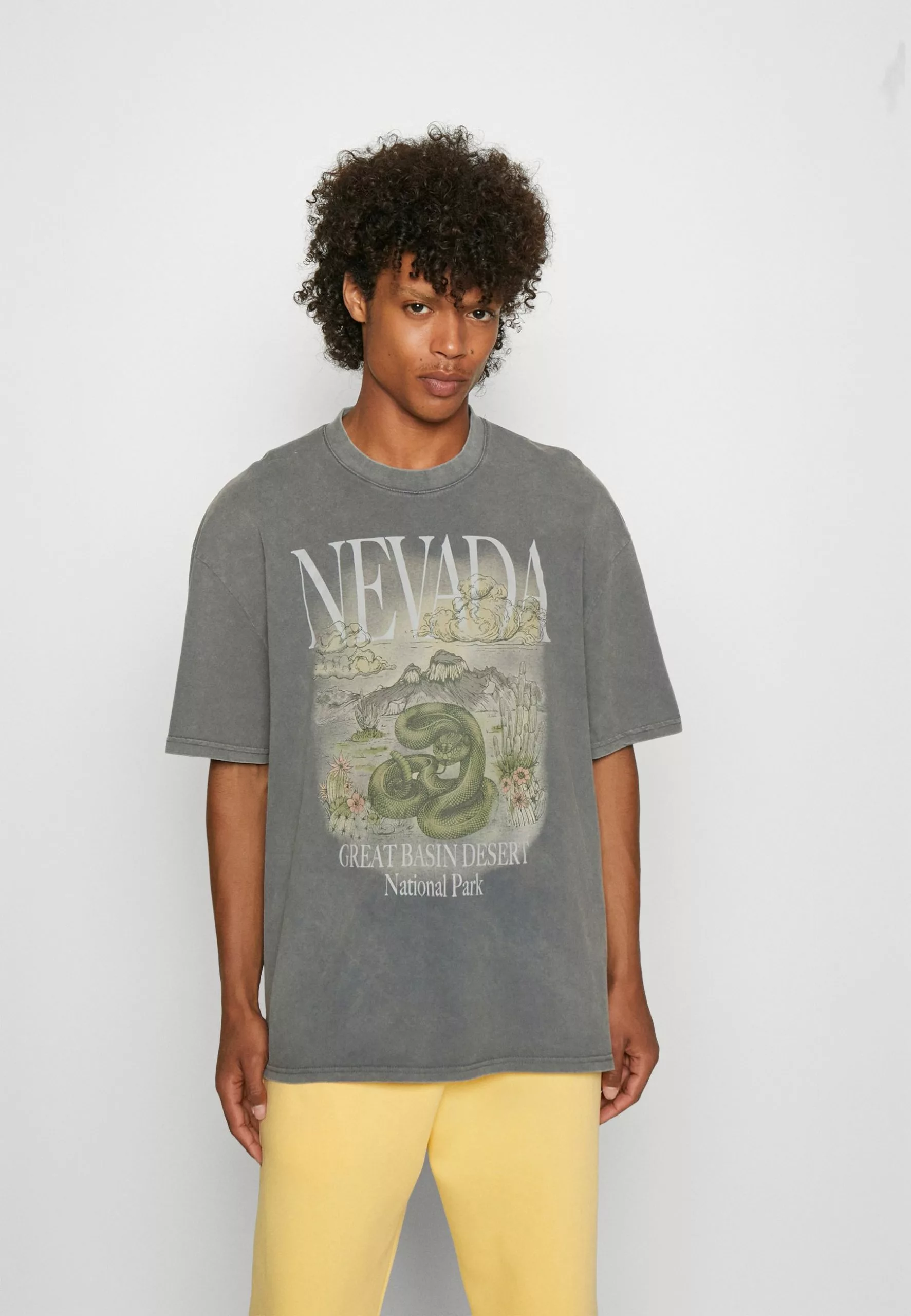 YOURTURN Nevada Wash Graphic Tee Washed - Print T-Shirt - Charcoal 1 YOURTURN Nevada Wash Graphic Tee Washed - Print T-Shirt - Charcoal
