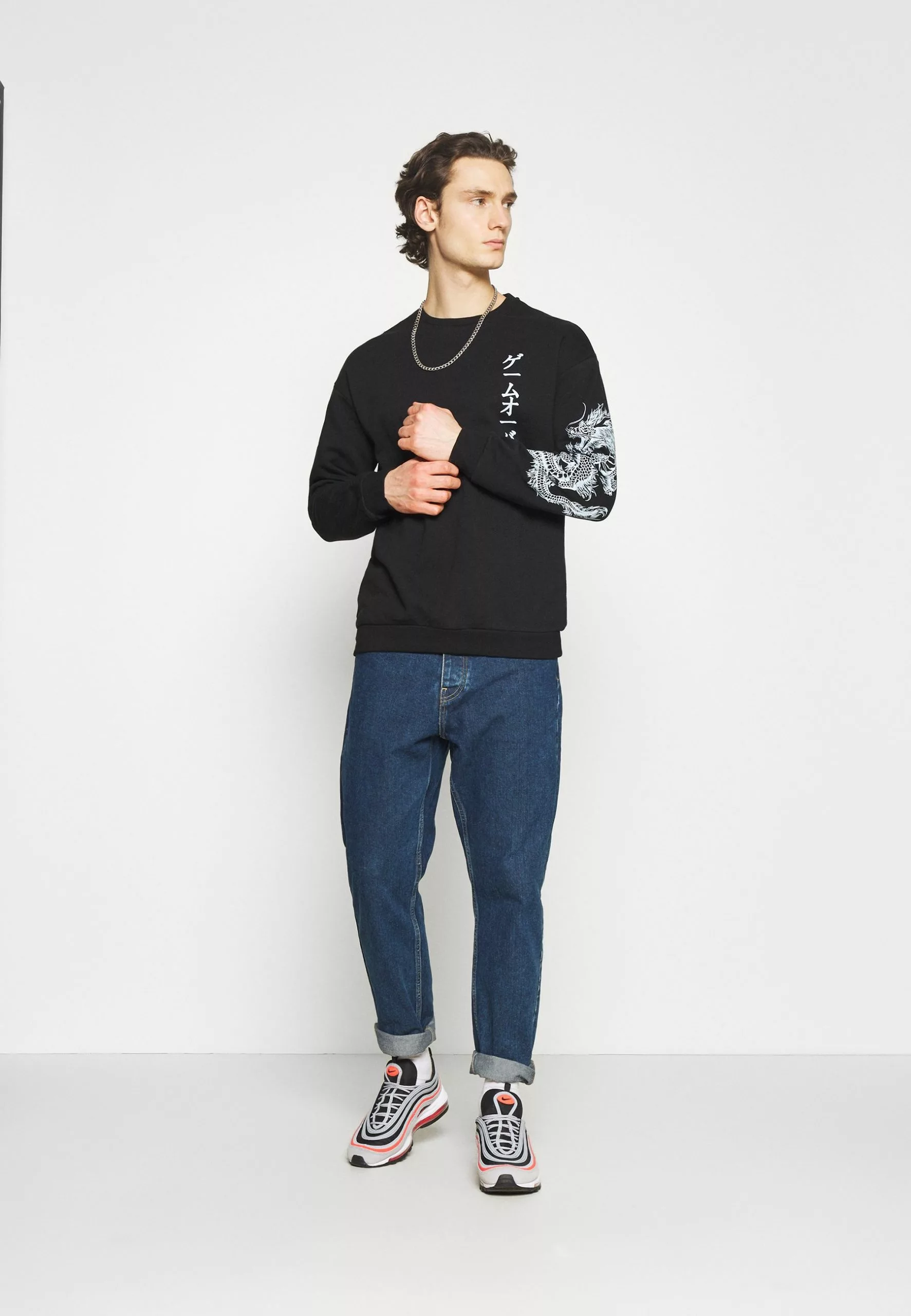 YOURTURN Sweatshirt - Black 2 YOURTURN Sweatshirt - Black - Image 2