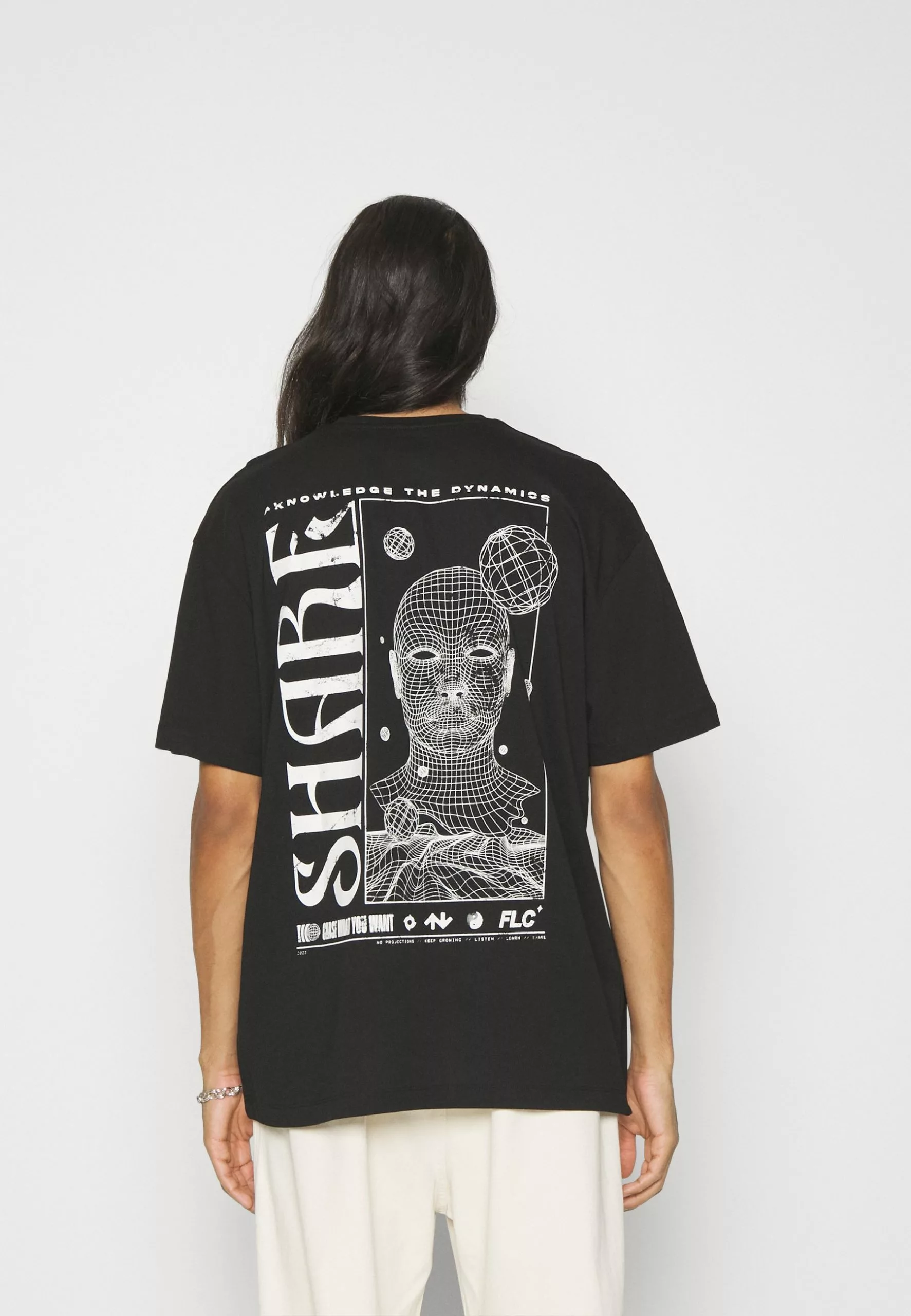 YOURTURN Unisex - Print T-Shirt - Black 1 YOURTURN Unisex - Print T-Shirt - Black