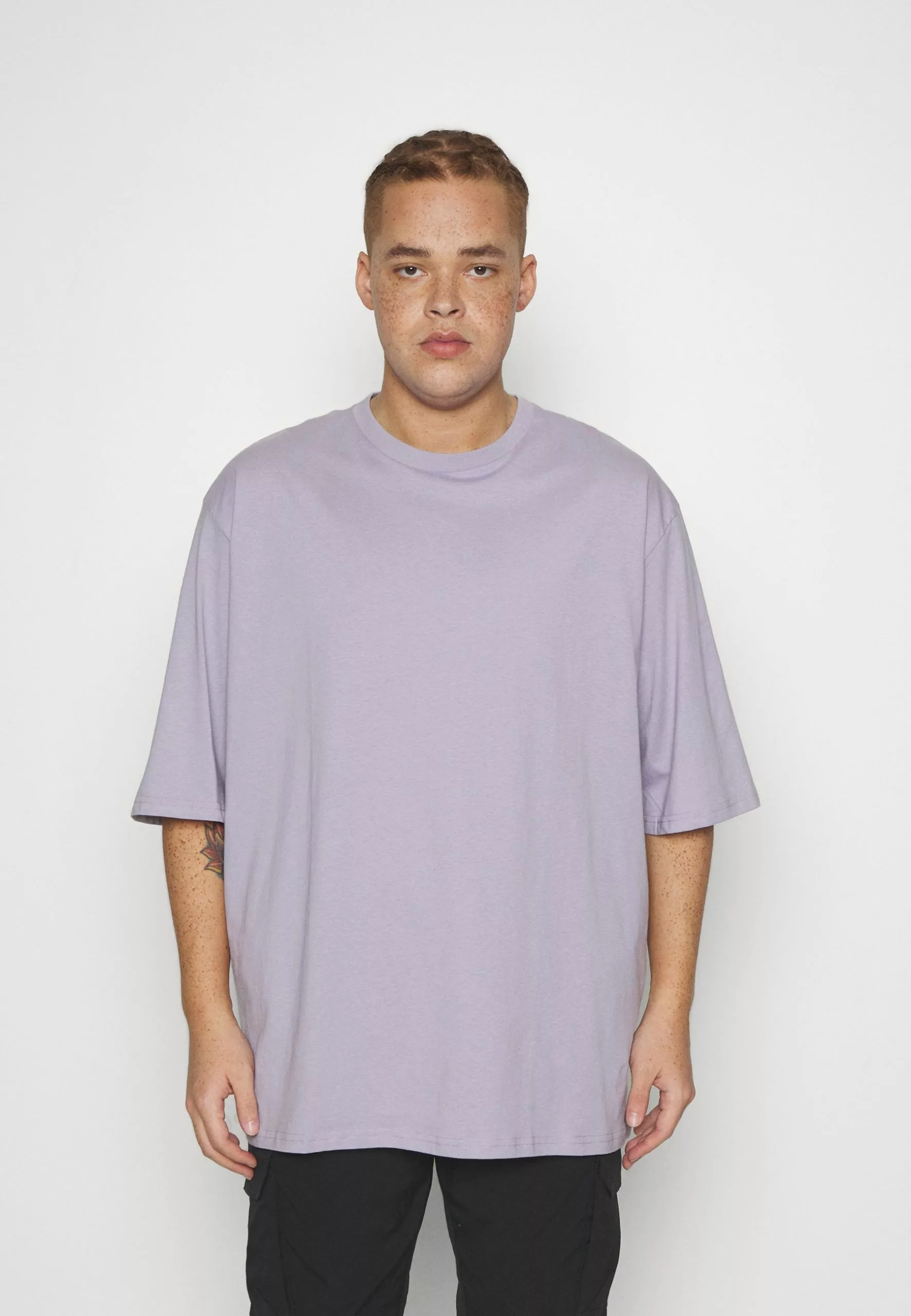 YOURTURN Unisex 3 Pack- Basic T-Shirt - White/Lilac/Black 3 YOURTURN Unisex 3 Pack- Basic T-Shirt - White/Lilac/Black - Image 3