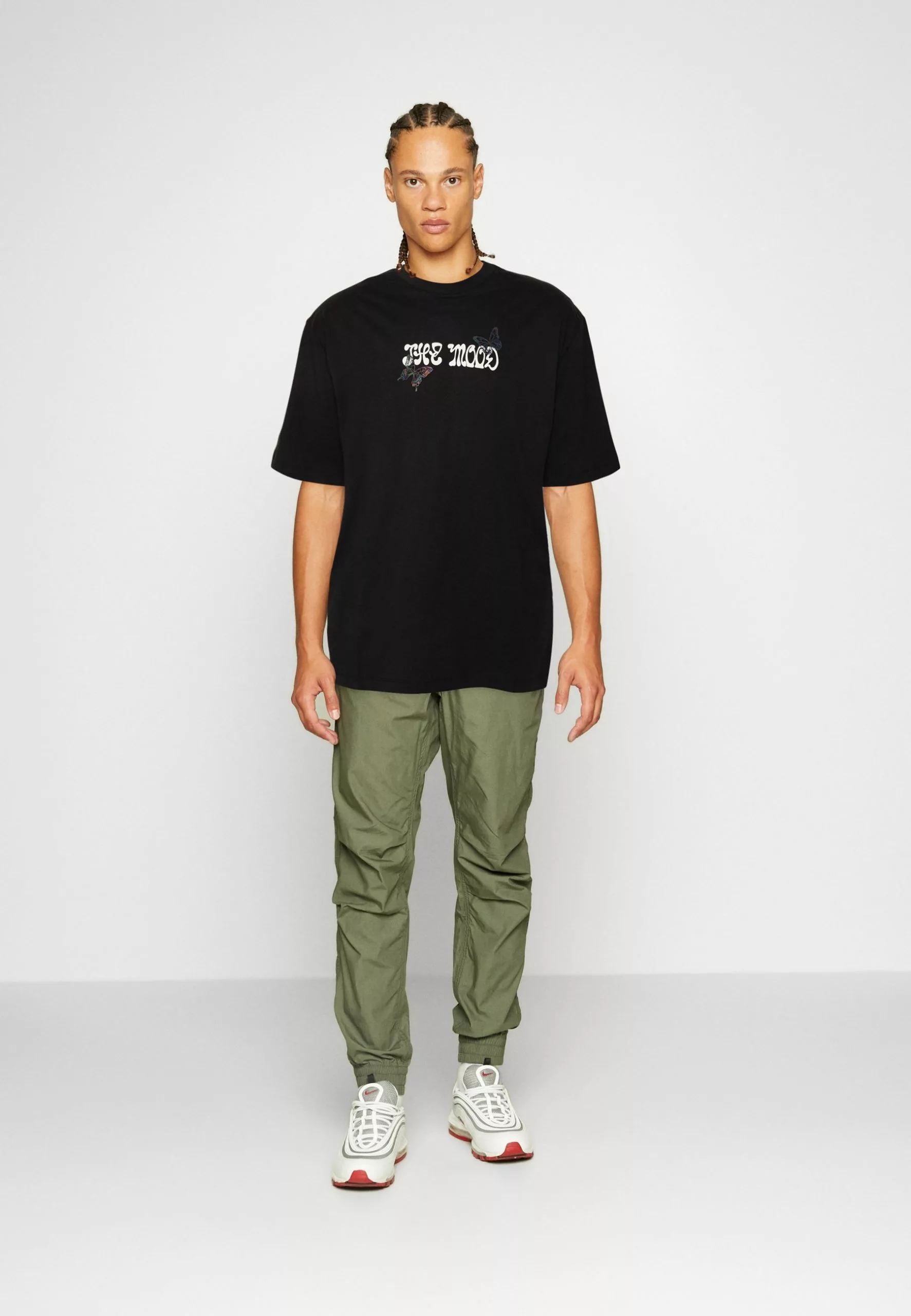 YOURTURN Unisex - Print T-Shirt - Black 2 YOURTURN Unisex - Print T-Shirt - Black - Image 2