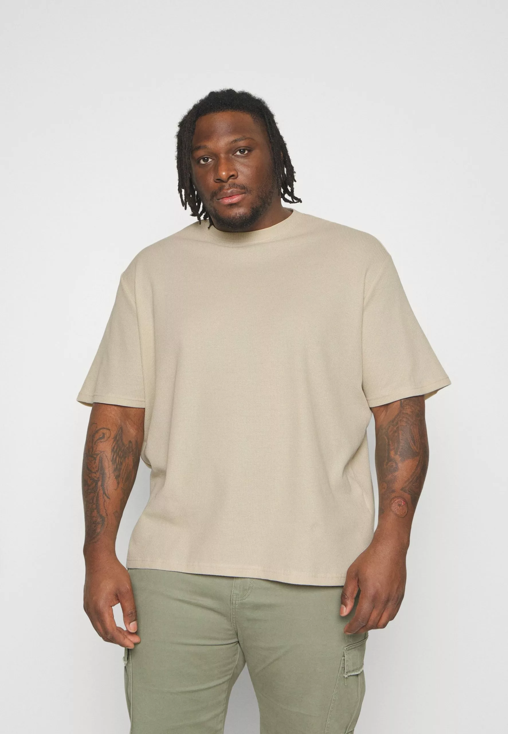 YOURTURN Unisex - Basic T-Shirt -Light Green/ Off-White 5 YOURTURN Unisex - Basic T-Shirt -Light Green/ Off-White - Image 5