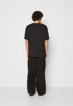 YOURTURN Unisex - Print T-Shirt - Black -Yourturn Shop 58e387aea9e34e348507e2dab9891514 scaled