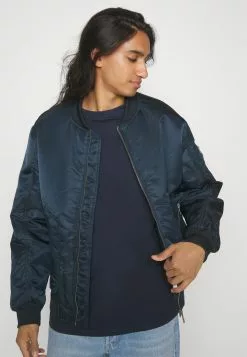 YOURTURN 3Pack Unisex - Basic T-Shirt - Olive, Beige, Dark Blue -Yourturn Shop 5b3b0b549208478d880117e283d8c958 scaled