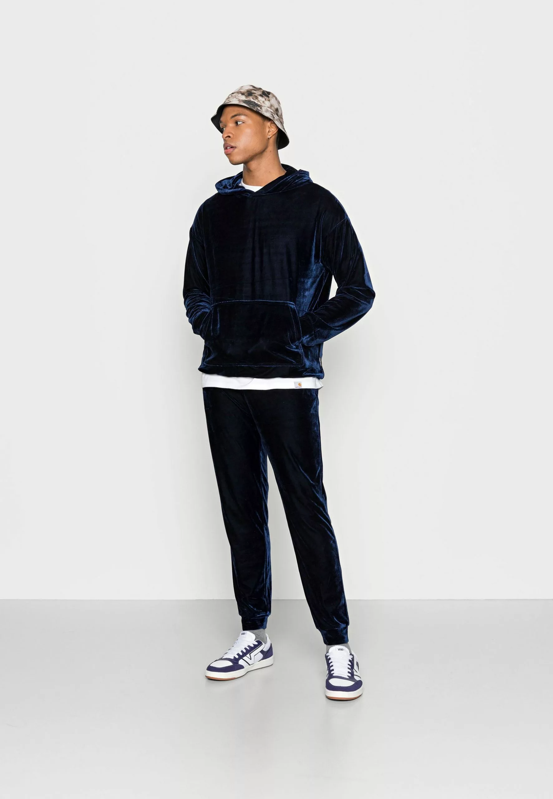 YOURTURN Festive Hoodie Unisex - Hoodie - Dark Blue 2 YOURTURN Festive Hoodie Unisex - Hoodie - Dark Blue - Image 2