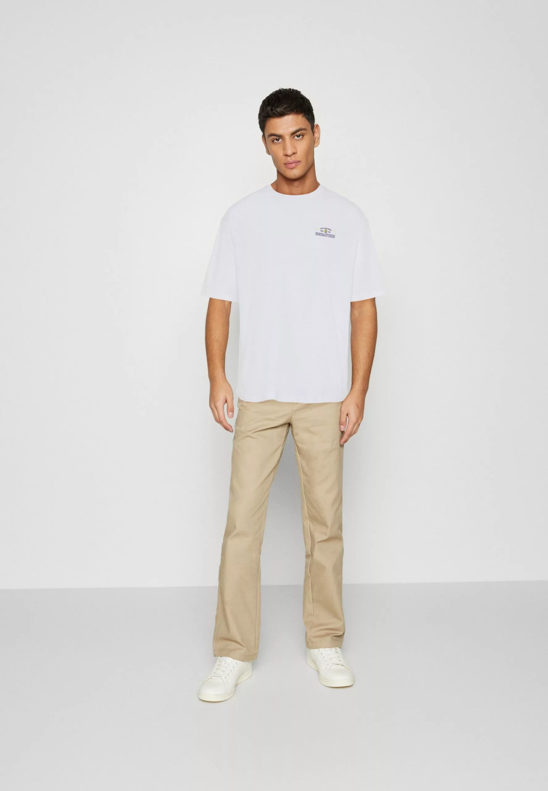 YOURTURN Unisex - Print T-Shirt - White 2 YOURTURN Unisex - Print T-Shirt - White - Image 2