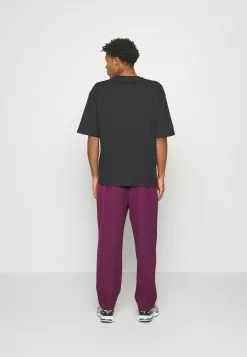 YOURTURN Unisex - Print T-Shirt - Black 8 YOURTURN Unisex - Print T-Shirt - Black -Yourturn Shop 653d9d69ac1e4bc882857bfb6742376b scaled