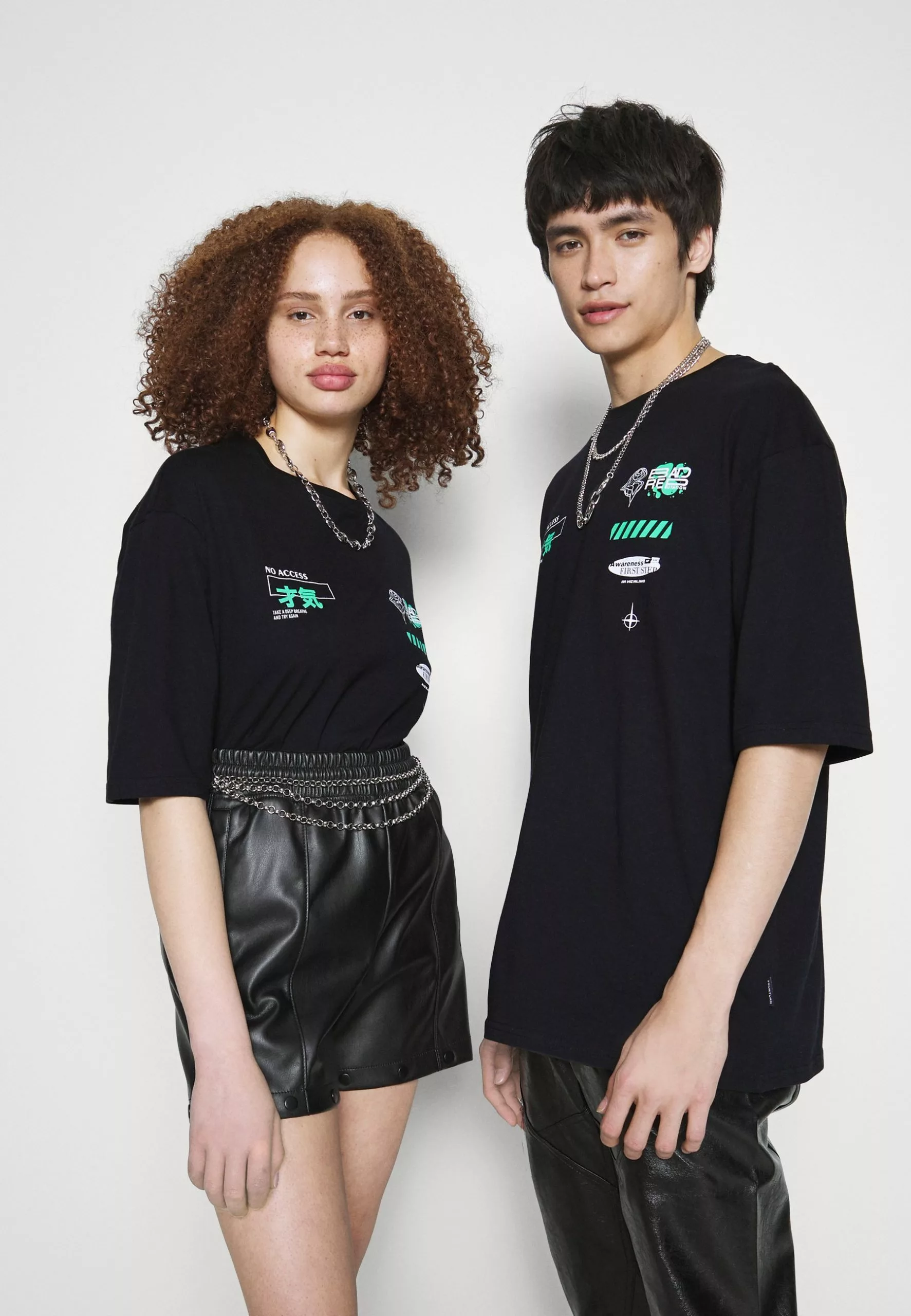 YOURTURN Unisex - Print T-Shirt - Black 1 YOURTURN Unisex - Print T-Shirt - Black