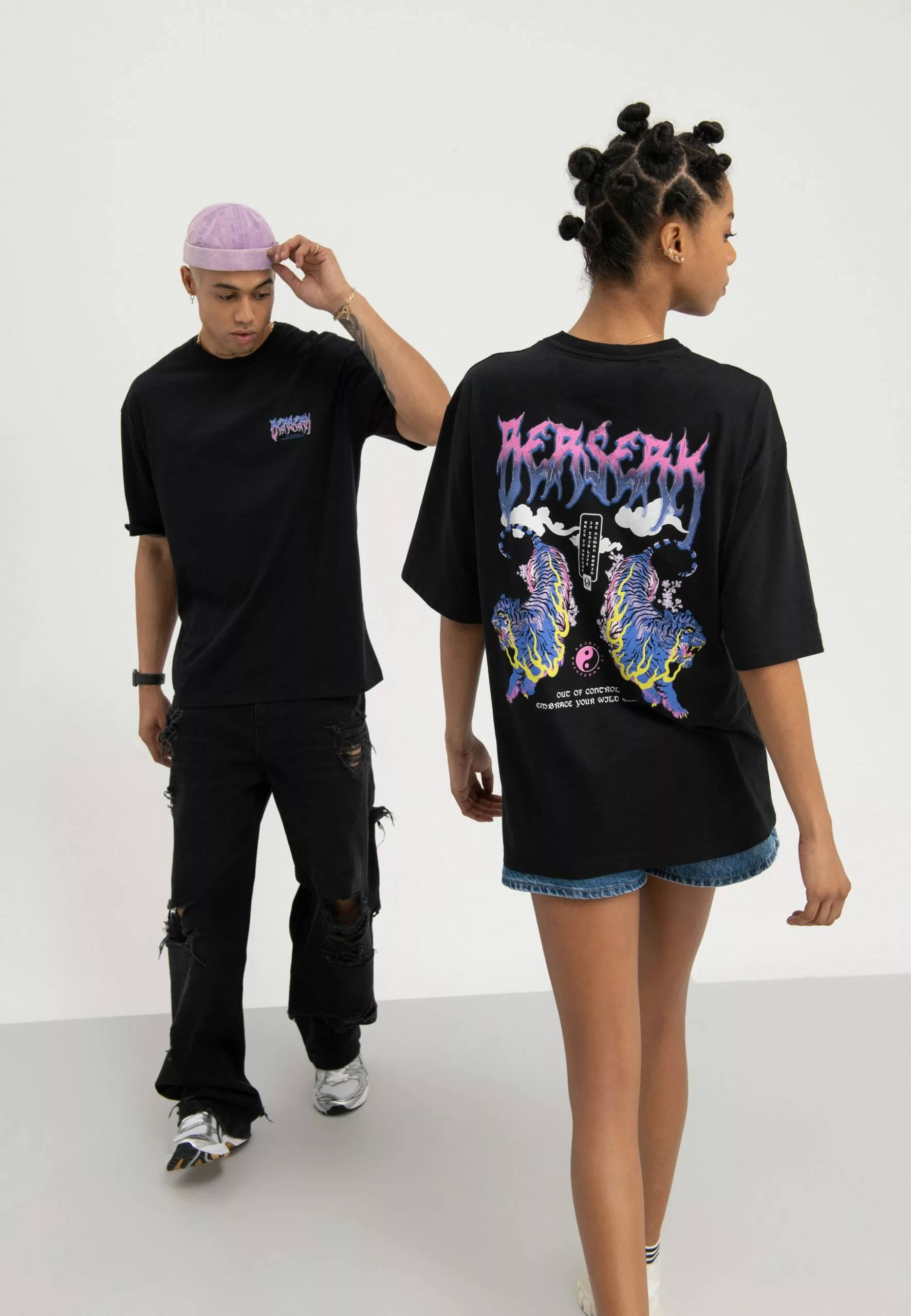 YOURTURN Unisex - Print T-Shirt - Black 2 YOURTURN Unisex - Print T-Shirt - Black - Image 2