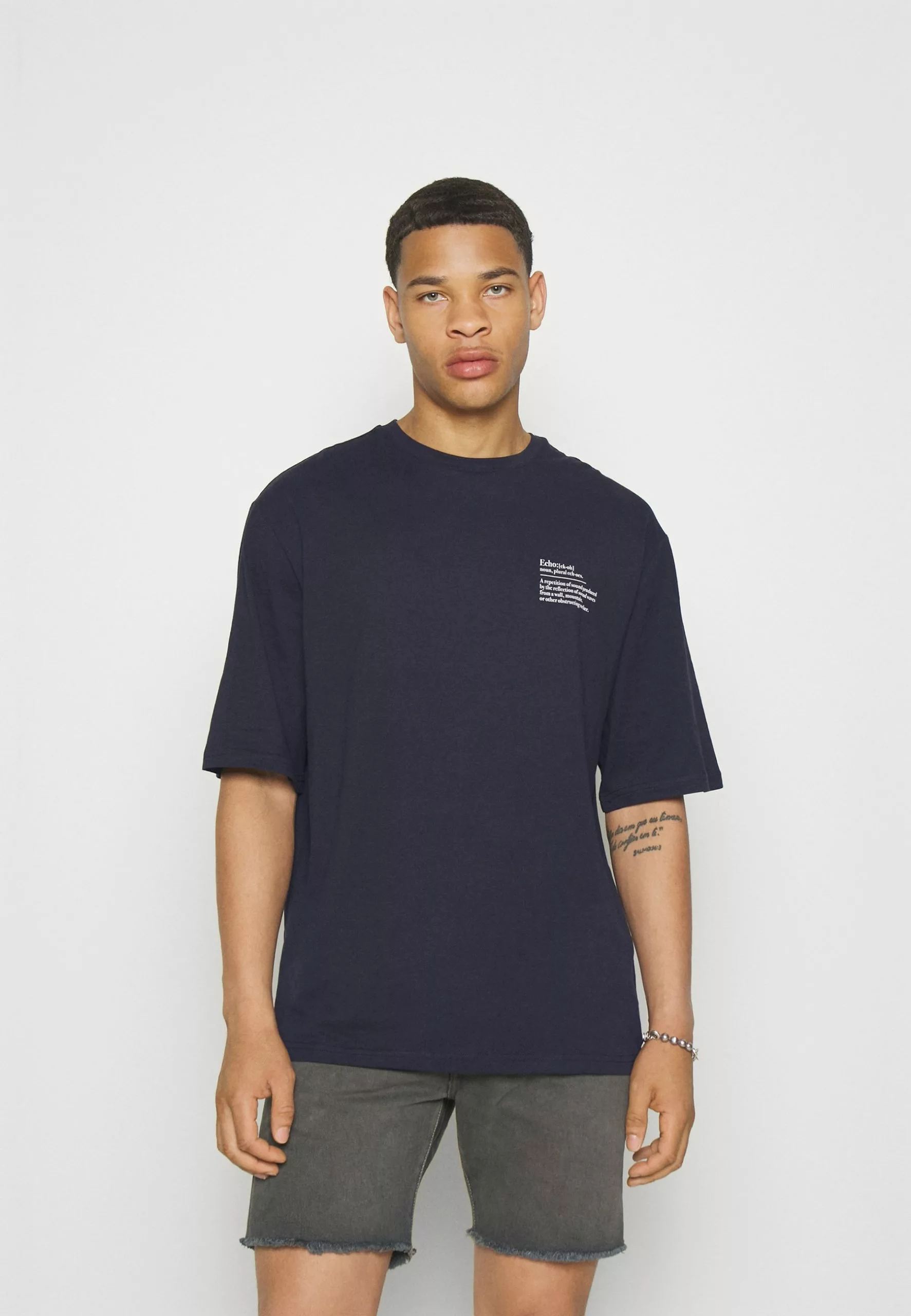 YOURTURN Unisex - Print T-Shirt - Black 1 YOURTURN Unisex - Print T-Shirt - Black