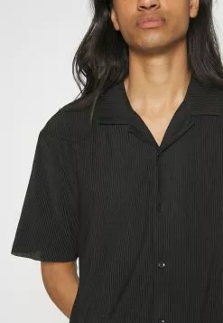 YOURTURN Plisse Shirt Unisex - Shirt - Black -Yourturn Shop 71675004d1314dcd89b13267f73850ba scaled