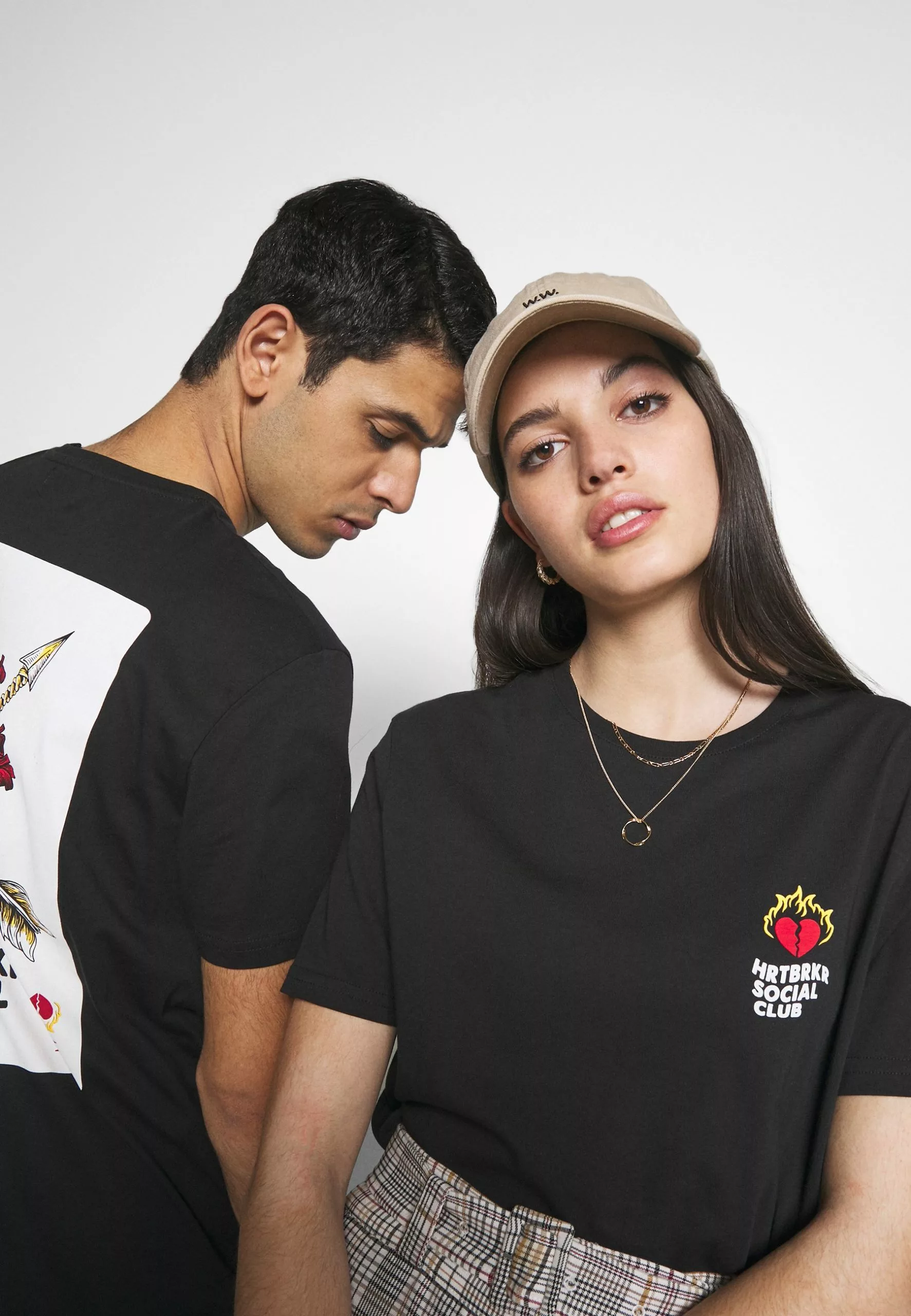 YOURTURN Unisex - Print T-Shirt - Black 4 YOURTURN Unisex - Print T-Shirt - Black - Image 4