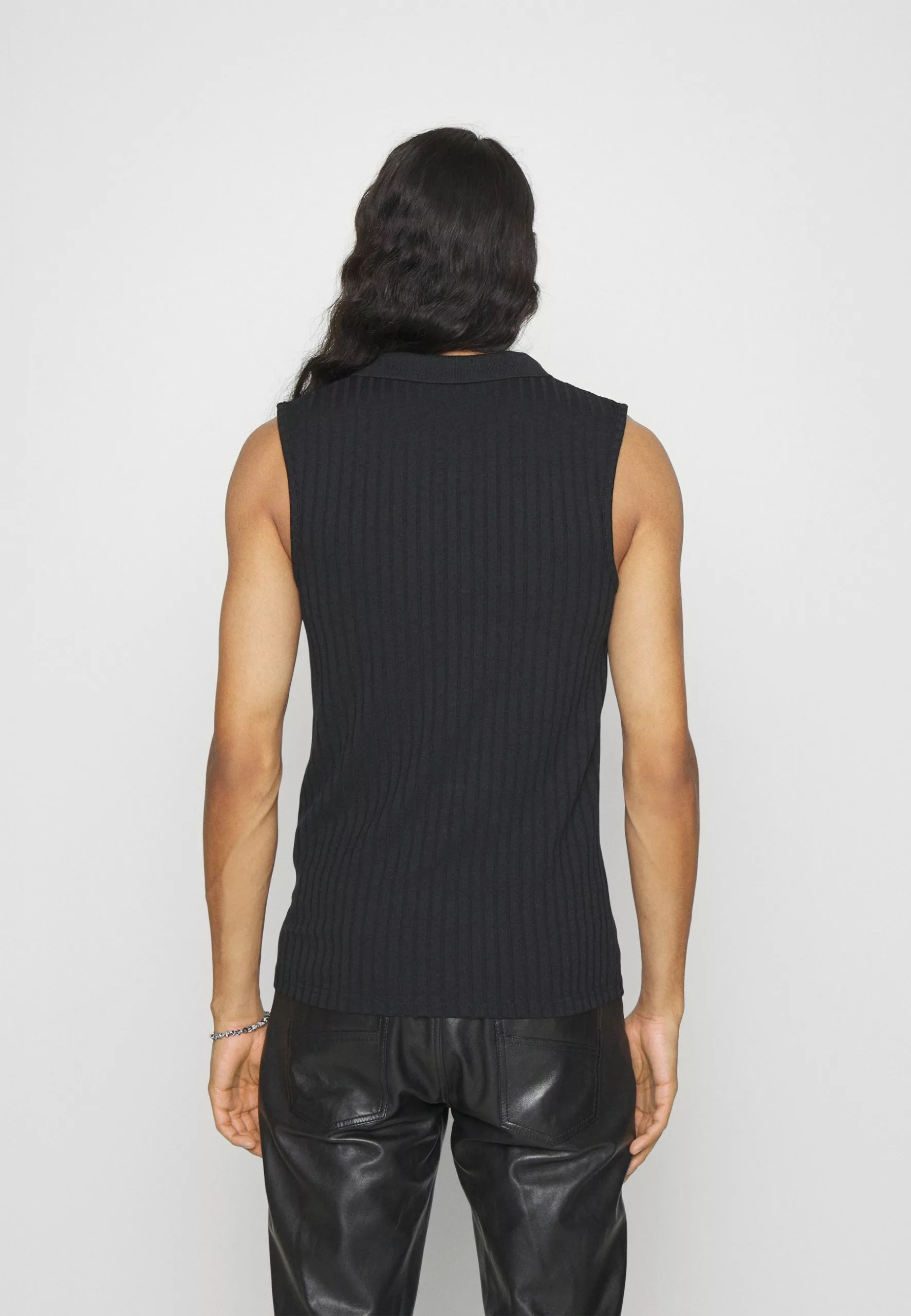 YOURTURN Unisex - Top - Black 3 YOURTURN Unisex - Top - Black - Image 3