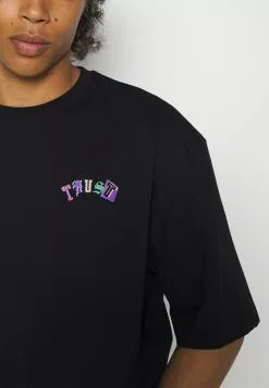 YOURTURN Unisex - Print T-Shirt - Black 11 YOURTURN Unisex - Print T-Shirt - Black -Yourturn Shop 758b2ba45dec4e84b5d8ff219d48bf68 scaled