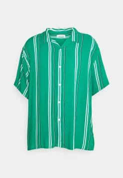 YOURTURN Stripes Boxi - Shirt - Green -Yourturn Shop 75b31ae9deeb451b8ab25cea64aeb8ea scaled