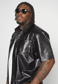 YOURTURN Unisex - Shirt - Black 11 YOURTURN Unisex - Shirt - Black -Yourturn Shop 84e77c9c19144d278d3f4d9264d850e7 scaled