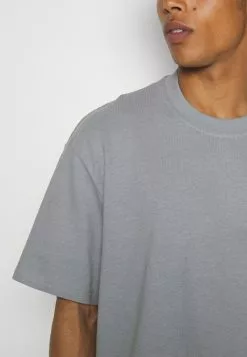 YOURTURN Unisex - Basic T-Shirt - Grey 13 YOURTURN Unisex - Basic T-Shirt - Grey -Yourturn Shop 86f72e0176504f879d81e5ce4acce369 scaled