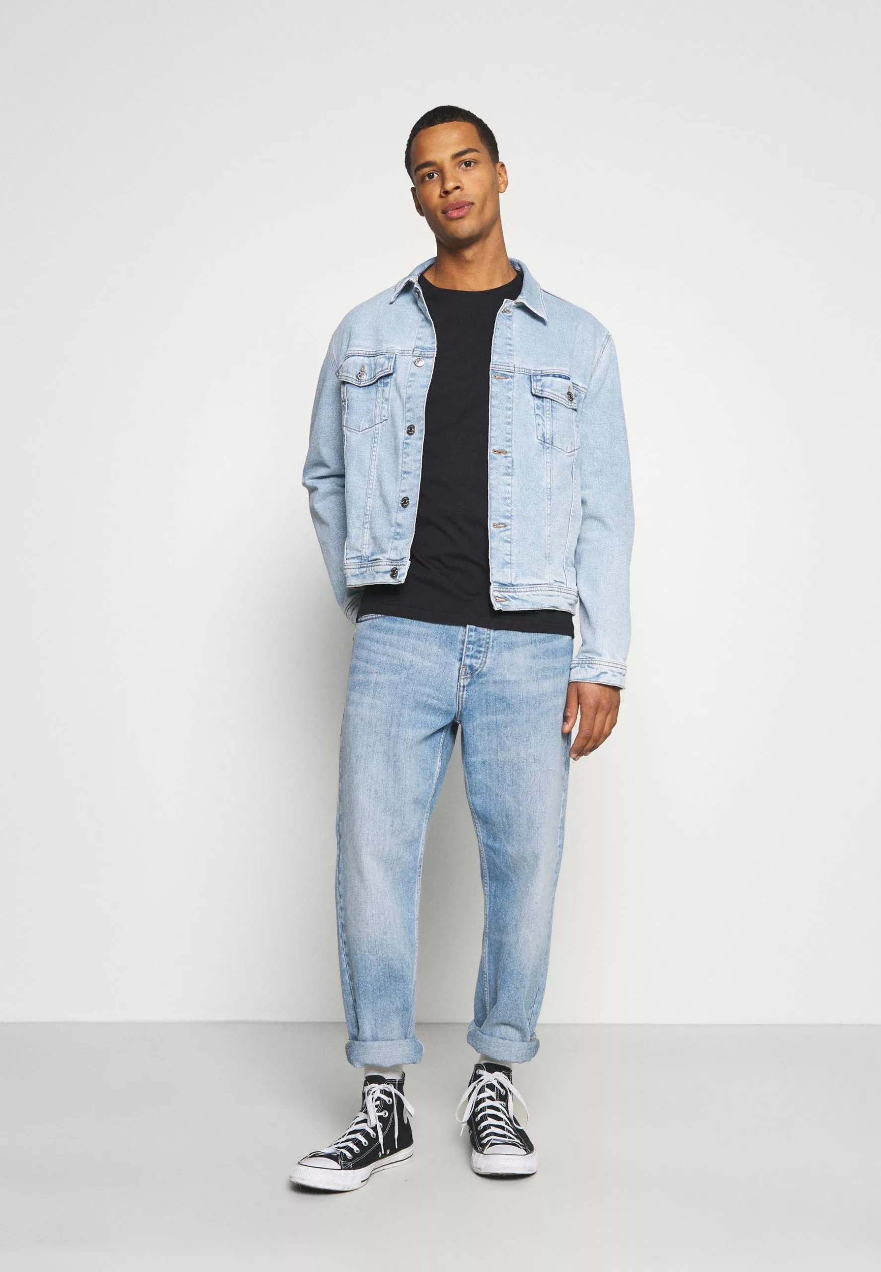 YOURTURN Unisex - Print T-Shirt - Black 2 YOURTURN Unisex - Print T-Shirt - Black - Image 2