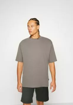 YOURTURN 3Pack Unisex - Basic T-Shirt - Grey/Purple/Black 10 YOURTURN 3Pack Unisex - Basic T-Shirt - Grey/Purple/Black -Yourturn Shop 8b77cf9e679340c08f0c97a76430611d scaled