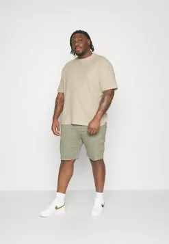 YOURTURN Unisex - Basic T-Shirt -Light Green/ Off-White