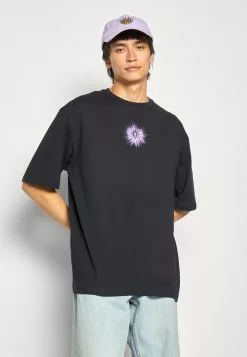 YOURTURN Unisex - Print T-Shirt - Black -Yourturn Shop 8e4f8c83c2574edaa69d0e634631b7b7 scaled